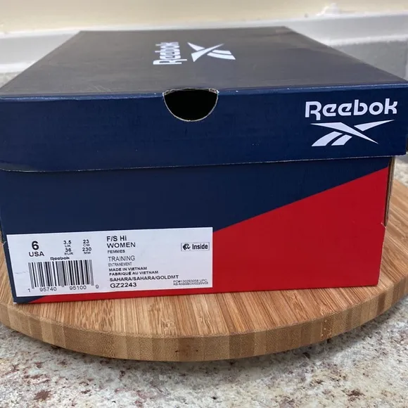 NIB Reebok F/S Hi Sahara GoldMt. Lace up sneakers