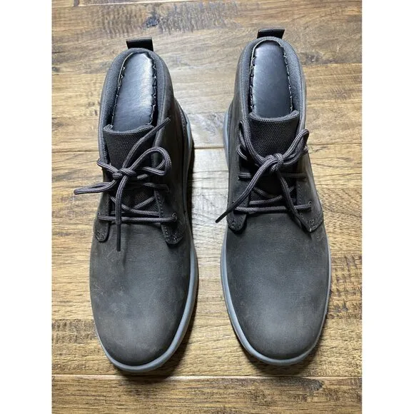 NIB UGG Boys Charcoal Gray Canoe Boots 3 Big KId