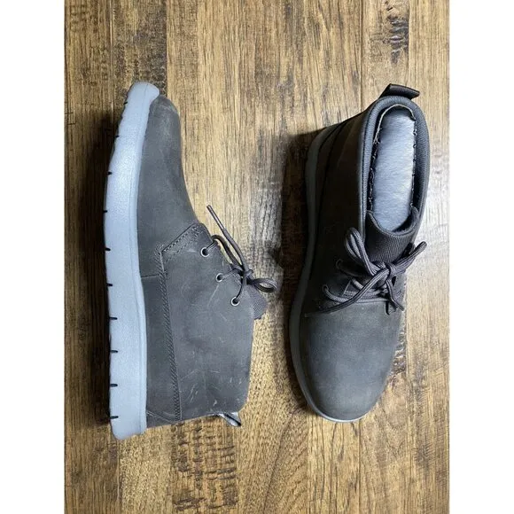 NIB UGG Boys Charcoal Gray Canoe Boots 3 Big KId