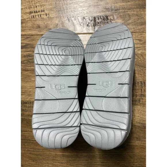 NIB UGG Boys Charcoal Gray Canoe Boots 3 Big KId