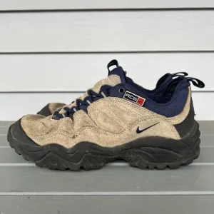 Nike ACG Men’s Size 10 Vintage Tan Suede Leather Hiking Shoes Sneaker 665016-242