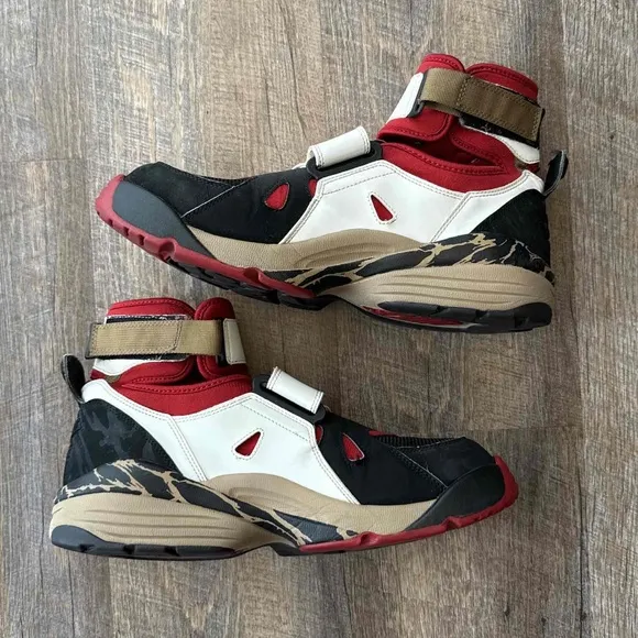 Nike Air Carnivore LE White Red Black