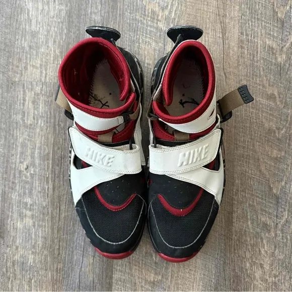 Nike Air Carnivore LE White Red Black