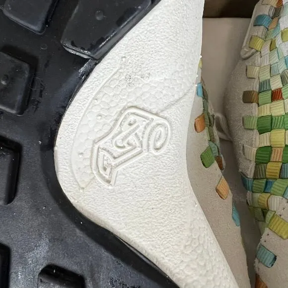 Nike Air Footscape Woven Rainbow Woman Size‎ 11.5 Like New