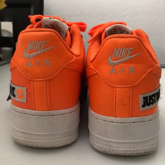NIKE AIR FORCE 1 LEATHER TOTAL ORANGE RUNNING SNEAKERS MENS SIZE 9