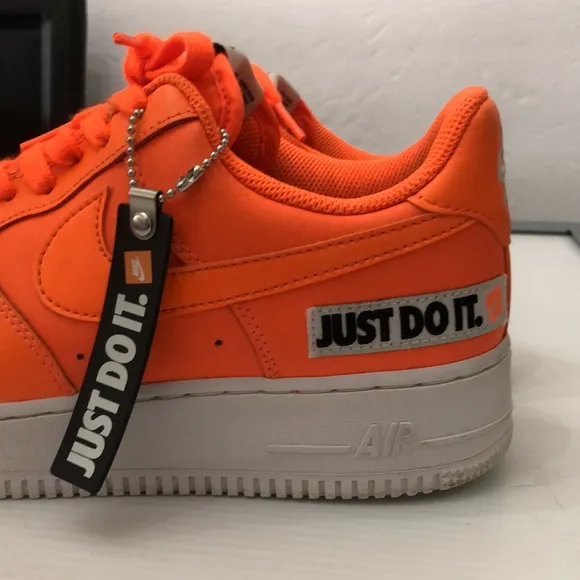 NIKE AIR FORCE 1 LEATHER TOTAL ORANGE RUNNING SNEAKERS MENS SIZE 9