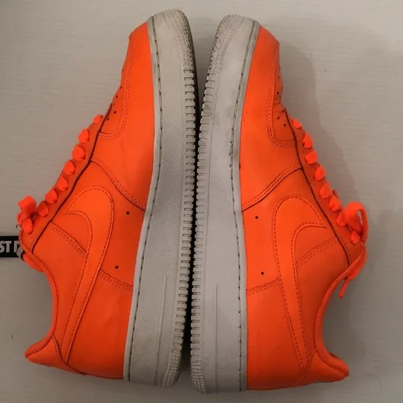 NIKE AIR FORCE 1 LEATHER TOTAL ORANGE RUNNING SNEAKERS MENS SIZE 9