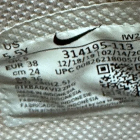 Nike Air Force 1 Mid Triple White Sneakers Shoes YOUTH SIZE 5.5 314195-113