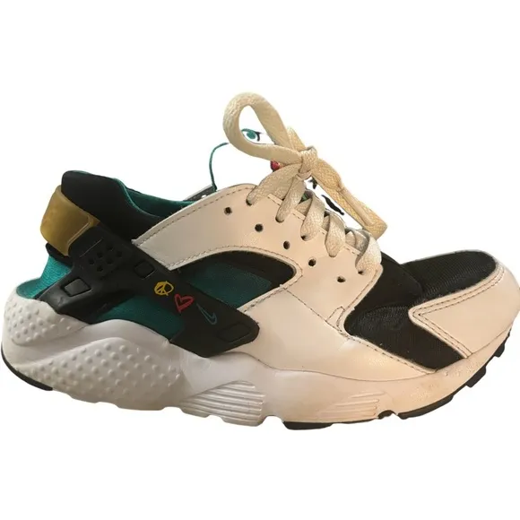 Nike Air Huarache Low Peace, Love, Swoosh Size 5.5