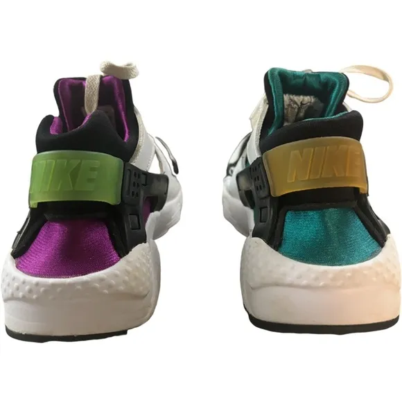 Nike Air Huarache Low Peace, Love, Swoosh Size 5.5