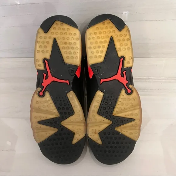 Nike Air Jordan 6 GS Infrared 2018 Black 6.5Y