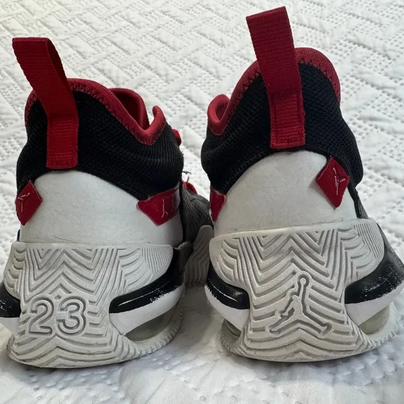 Nike Air Jordan Basketball Sneakers Stay Loyal 2 Boy Size 4Y Red White Black