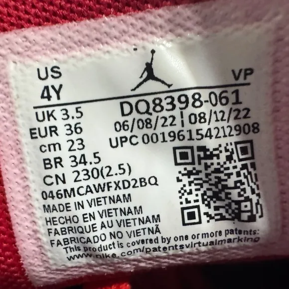 Nike Air Jordan Basketball Sneakers Stay Loyal 2 Boy Size 4Y Red White Black