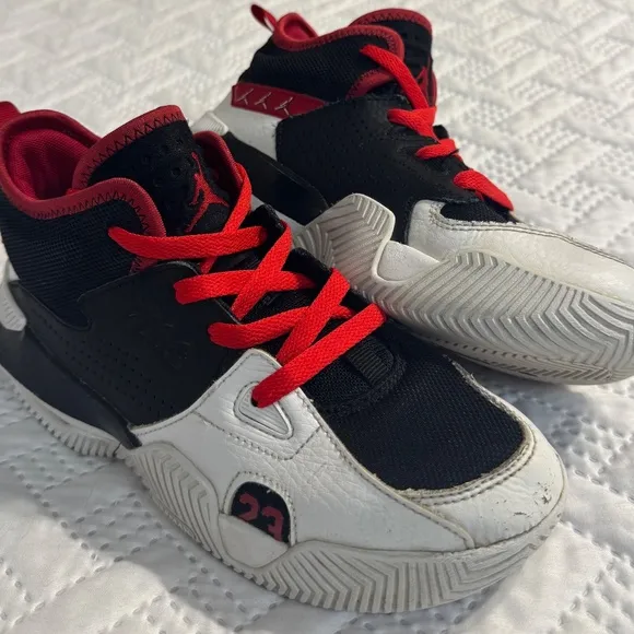 Nike Air Jordan Basketball Sneakers Stay Loyal 2 Boy Size 4Y Red White Black