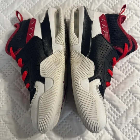 Nike Air Jordan Basketball Sneakers Stay Loyal 2 Boy Size 4Y Red White Black