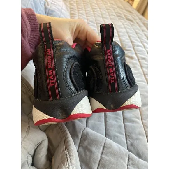 Nike Air Jordan Jumpman Team 2 G (GS) Basketball Shoes Size 5Y Black Pink