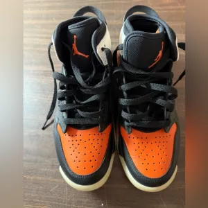 Nike Air Jordan Mars 270  Youth 7Y Shoes Orange Black BQ6508-008 Sneakers