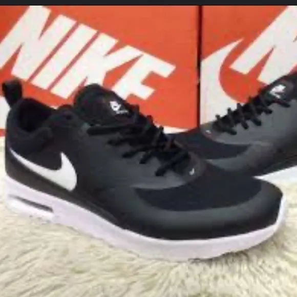 Nike Air Mac Thea Black White Youth Size 4.5 Boy Running Shoes Sneakers