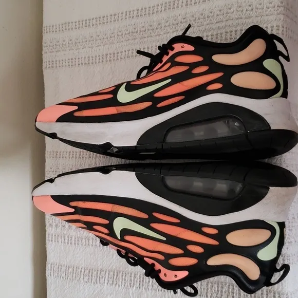 Nike Air Max 200 Exosense Atomic Pink Sunrise, Men's size 11.5