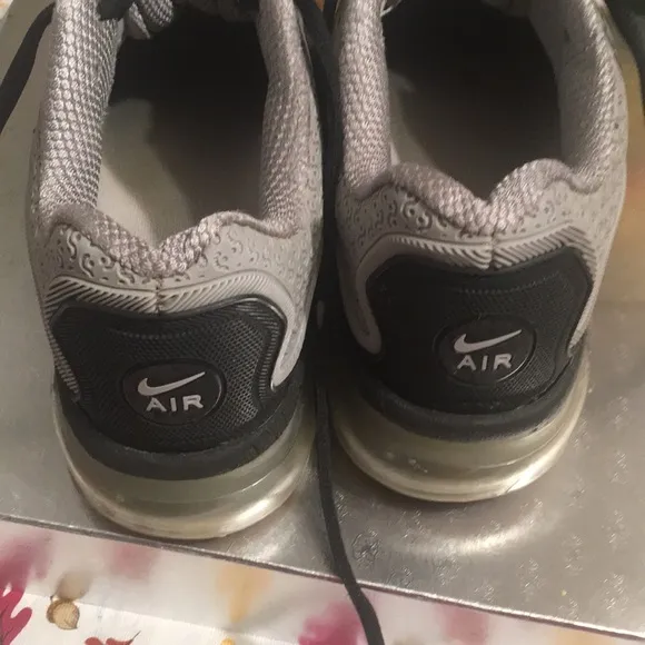 Nike  Air Max 2017 Gray and Black Athletic Sneakers