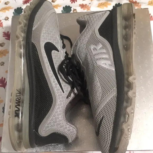 Nike  Air Max 2017 Gray and Black Athletic Sneakers