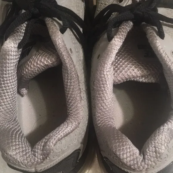 Nike  Air Max 2017 Gray and Black Athletic Sneakers