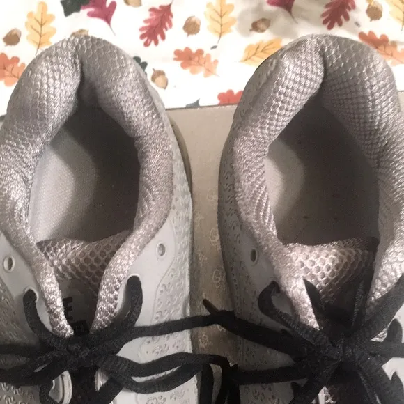 Nike  Air Max 2017 Gray and Black Athletic Sneakers
