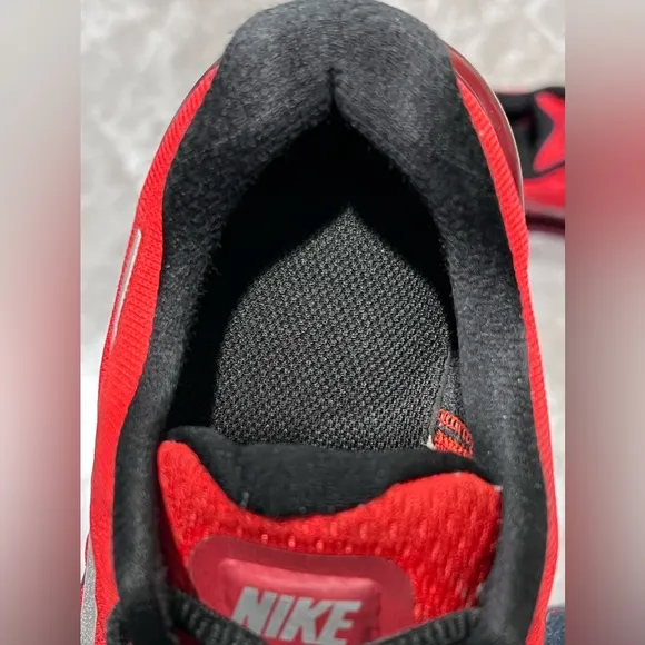Nike Air Max 2017 Red/Gray/Black Running Shoe 851622-600 Sneakers Youth Size 5.5