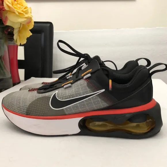 NIKE AIR MAX 2021 CONMIC DUST BIG BUBBLE GS RUNNING SNEAKERS BOYS- GIRLS SIZE 6Y