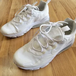 Nike Air Max 270 React BQ0103-100 Boys White/Silver Sneaker Shoes Size US 5.5