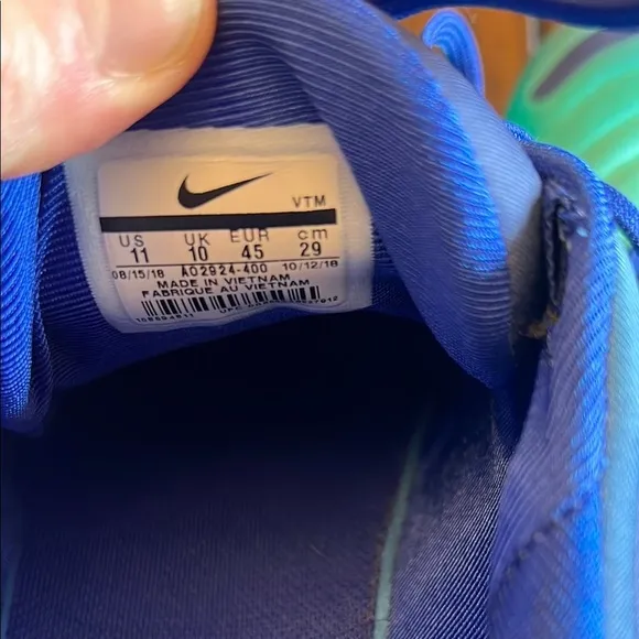Nike Air Max 720 Blue and Teal Sneakers