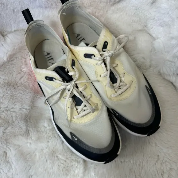 Nike Air Max Dia SE Pale Ivory Black Sneakers Size 8.5