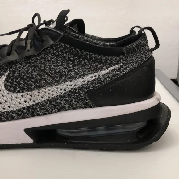 NIKE AIR MAX FLYNIT RACER LIGHT WEIGHT RUNNING SNEAKERS MENS SIZE 11.5
