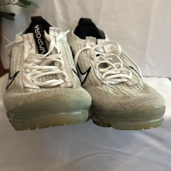 Nike | Air | Vapor Max | men’s | 2021 | FK | running | 9.5 | white | sneakers