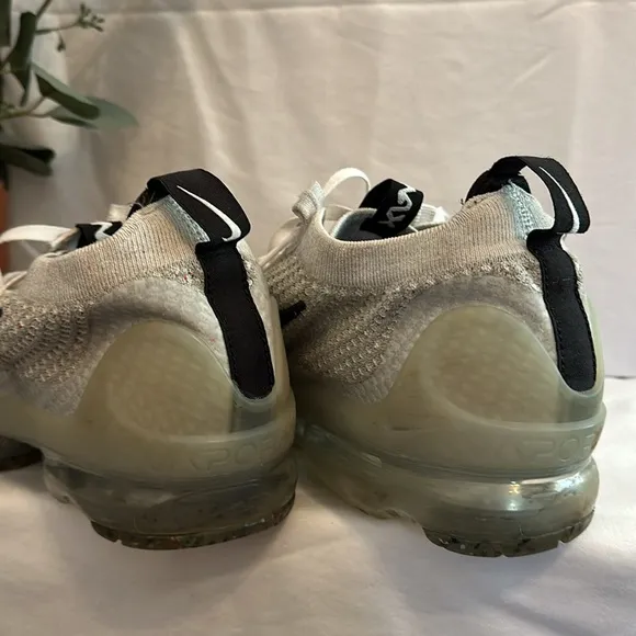 Nike | Air | Vapor Max | men’s | 2021 | FK | running | 9.5 | white | sneakers