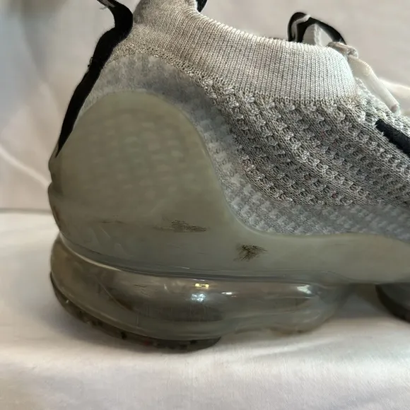 Nike | Air | Vapor Max | men’s | 2021 | FK | running | 9.5 | white | sneakers