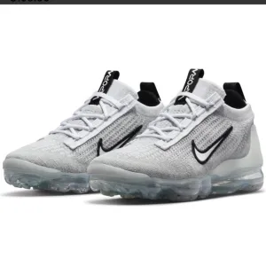 Nike | Air | Vapor Max | men’s | 2021 | FK | running | 9.5 | white | sneakers