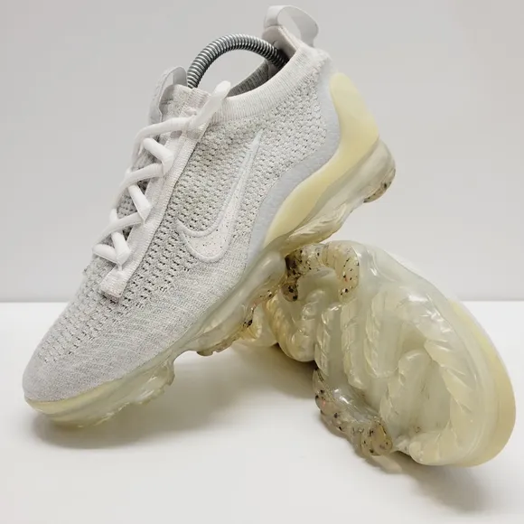 Nike Air Vapormax 2021 Womens Gray Athletic Shoes Sneakers DC4112-100 Size 9
