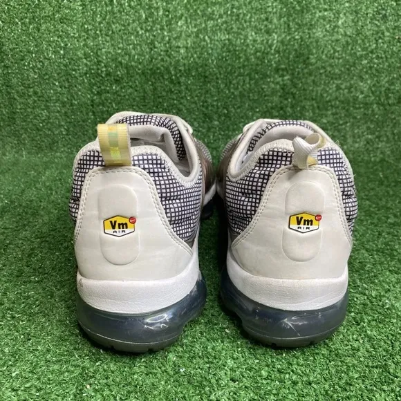 Nike Air Vapormax Plus Grid Print Men's Size 12 Sneakers Shoes 924453-105