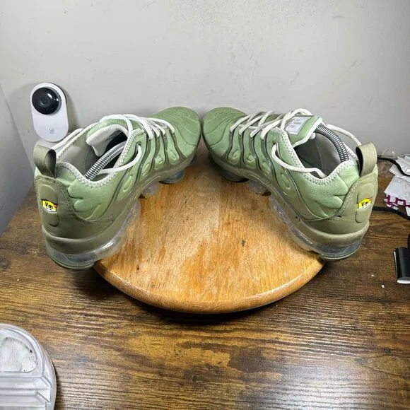 Nike Air Vapormax Plus Oil Green Mens Size 11.5 Shoes FD0779-386