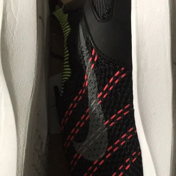 NIKE Air Zoom Mariah Flyknit Racer 'Black Wolf Grey Volt' Sneakers