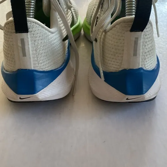 NIKE Air Zoom Pegasus 40 Running Sneakers Big Kids Size 6.5 Y DX2498-006