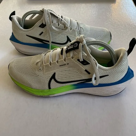 NIKE Air Zoom Pegasus 40 Running Sneakers Big Kids Size 6.5 Y DX2498-006