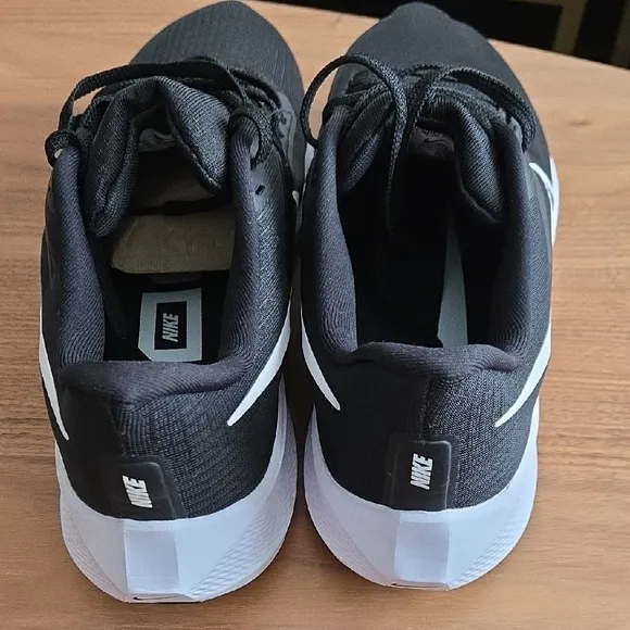 Nike Air Zoom Size 12  Men's Black And White Running Shoes