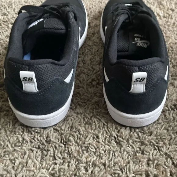 Nike Alleyoop SB Size 7y Black/white [CJ0883-101] unisex