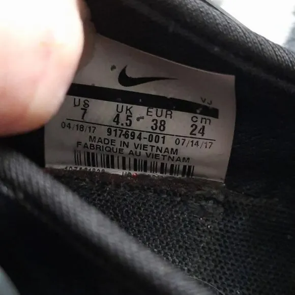 Nike Black Air Presto Running Shoe Size 7