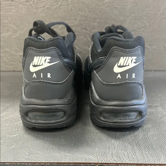 Nike Black and Gray Sneakers Sleek Design