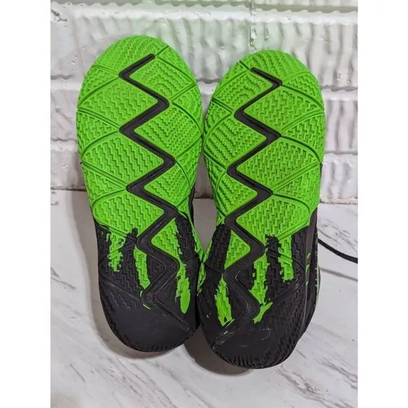 Nike Boys Black &amp; Green Lace-Up Kyrie 4 EP ‘Halloween’ Sneakers Shoes Size 7Y
