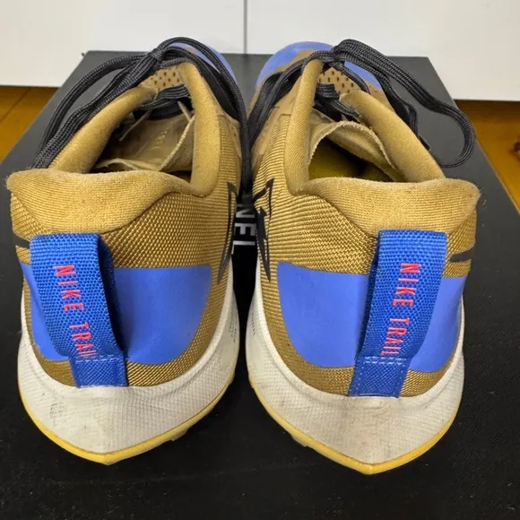 Nike Brown and Blue Athletic Shoes worn but great shape.  Size 10 1/2 men’s.