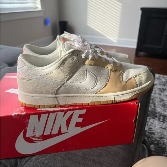 Nike Dunk SE Men's White and Tan Sneakers sz 12